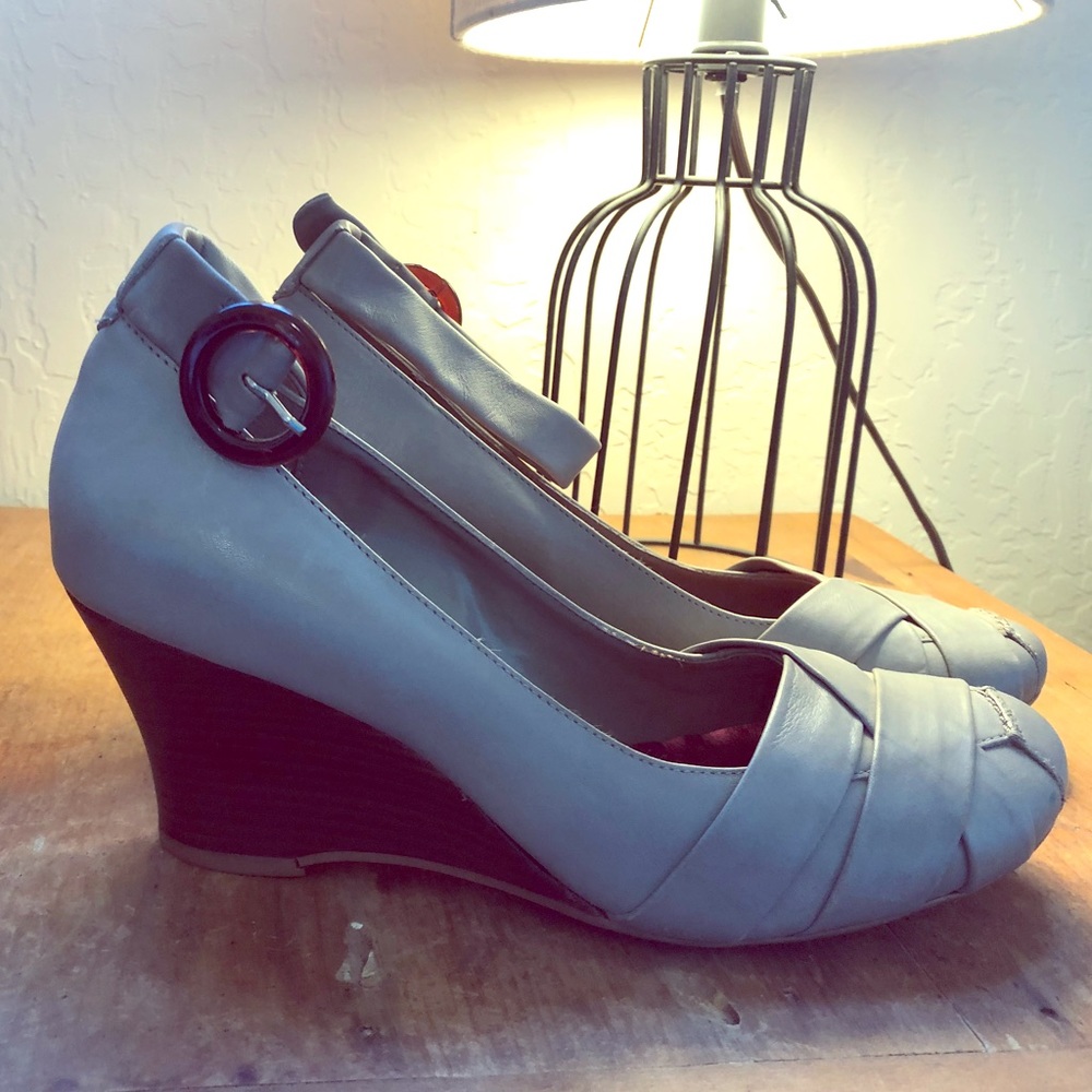 Never worn Grey Round toe leather wedges